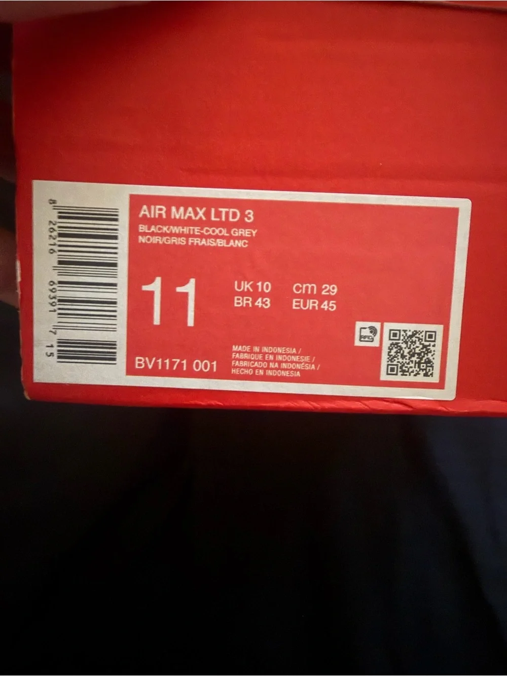 Nike Air Max LTD Black/White Athletic Sneakers